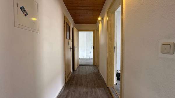 Flur - Etagenwohnung in 06618 Naumburg mit 71m² kaufen