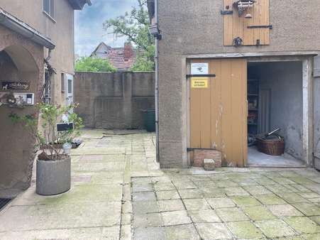 Hofbereich mit Garage - Einfamilienhaus in 06711 Zeitz mit 100m² kaufen