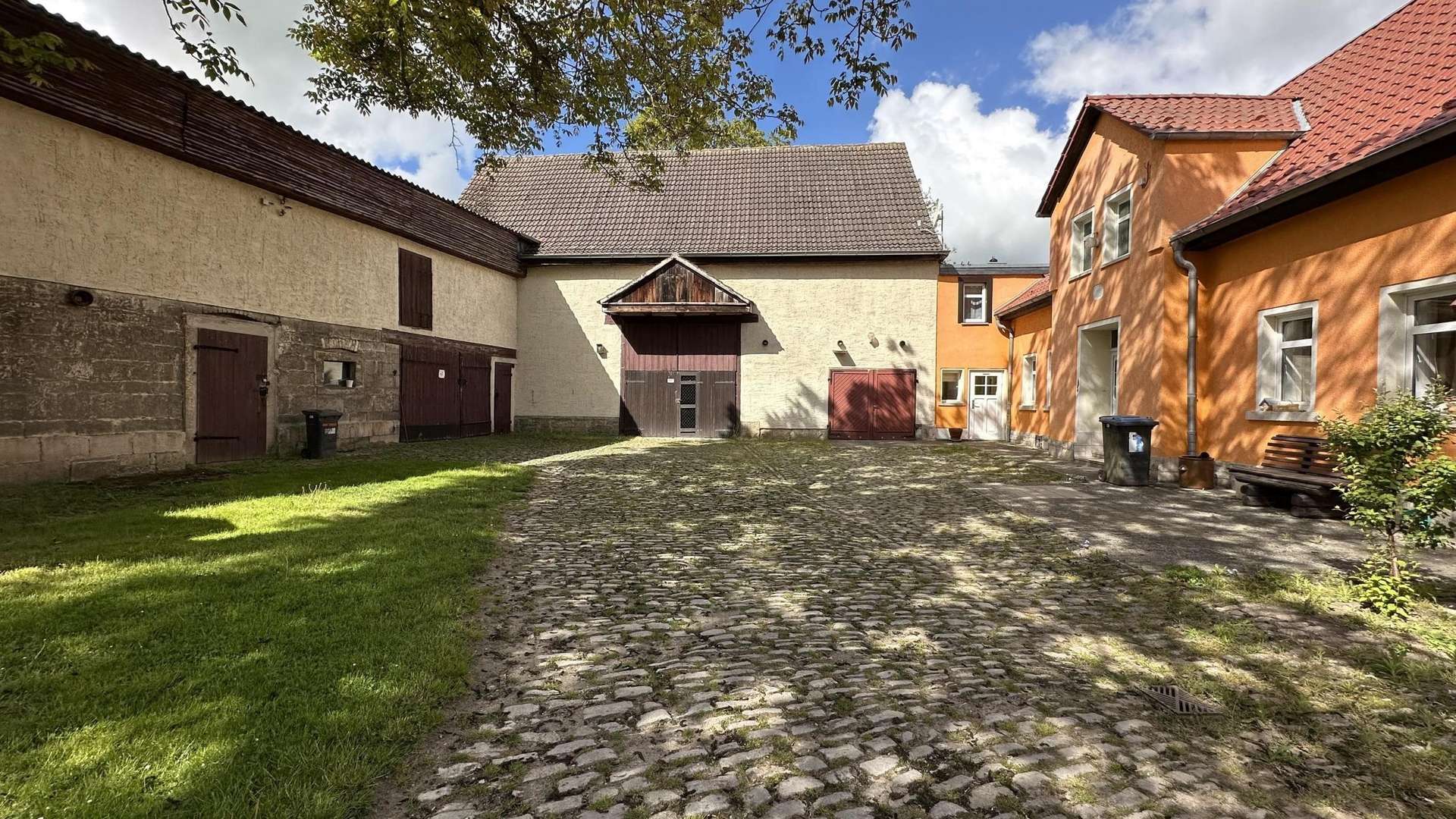 Hofansicht - Einfamilienhaus in 06628 Naumburg mit 148m² kaufen