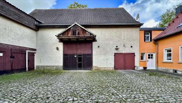 Scheune mit Garage - Einfamilienhaus in 06628 Naumburg mit 148m² kaufen