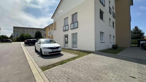 Privater Stellplatz zur Wohnung - Etagenwohnung in 06632 Freyburg mit 89m² kaufen