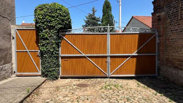 Hoftür und Tor Hoftür und Tor - Bauernhaus in 06667 Weißenfels mit 255m² kaufen