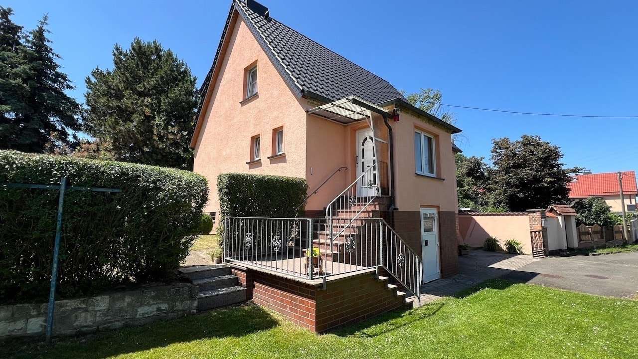 Einfamilienhaus in 06667 Weißenfels mit 110m² kaufen