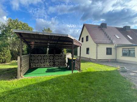 überdachter Sitzplatz überdachter Sitzplatz - Doppelhaushälfte in 06722 Droyßig mit 100m² kaufen