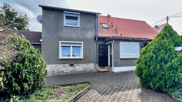 Wohnhaus Wohnhaus - Einfamilienhaus in 06688 Weißenfels mit 105m² kaufen