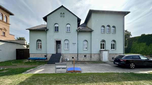 Hinteransicht Hinteransicht - Bürohaus in 06618 Naumburg mit 134m² kaufen
