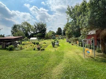 Garten mit Gartenanteil - Erdgeschosswohnung in 06679 Hohenmölsen mit 57m² kaufen