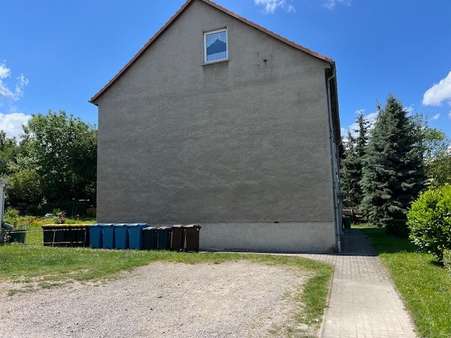 Pkw-Stellplätze - Erdgeschosswohnung in 06679 Hohenmölsen mit 57m² kaufen