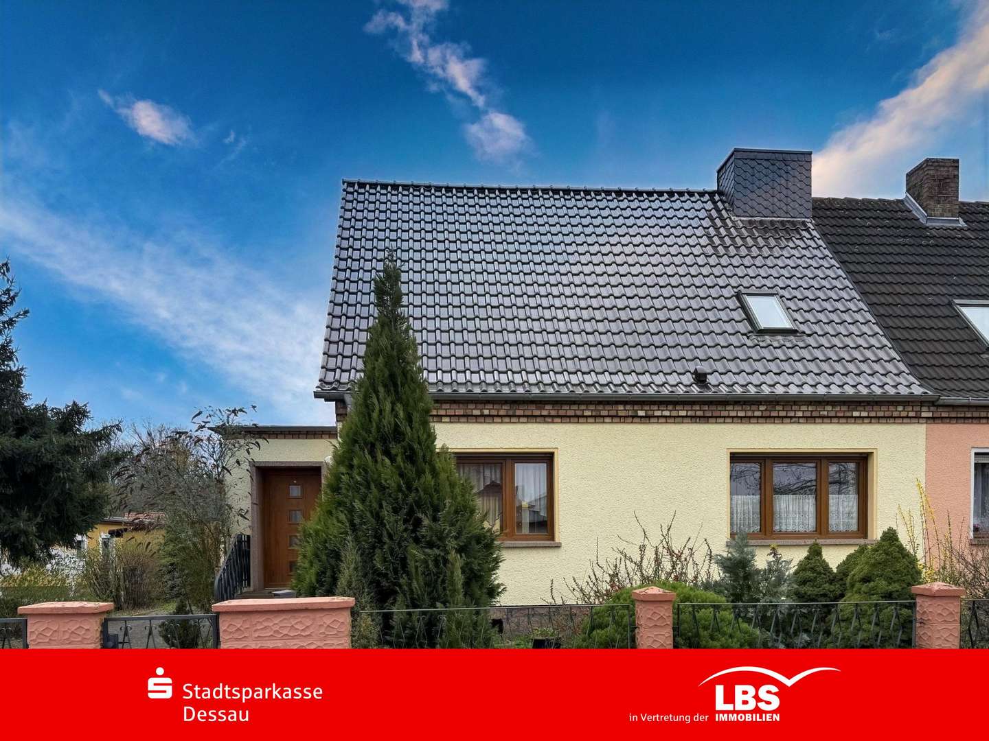 Straßenansicht - Doppelhaushälfte in 06862 Dessau-Roßlau mit 115m² kaufen