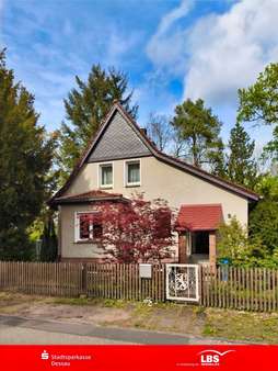 Straßenansicht - Einfamilienhaus in 06849 Dessau-Roßlau mit 133m² kaufen