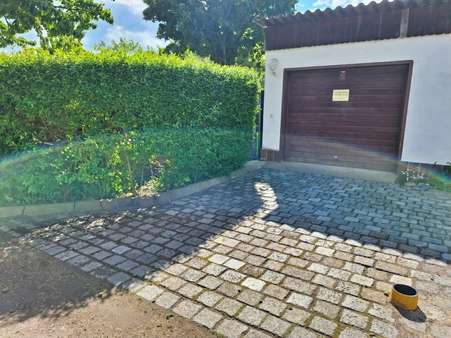 Garageneinfahrt Garageneinfahrt - Reihenmittelhaus in 06846 Dessau-Roßlau mit 150m² kaufen