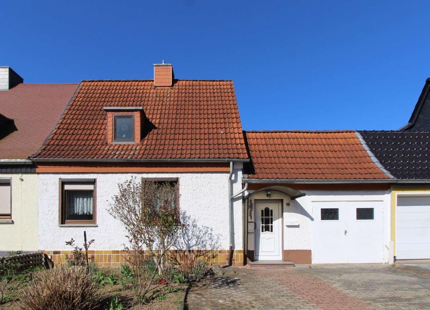 Straßenansicht - Reihenmittelhaus in 06849 Dessau-Roßlau mit 91m² kaufen