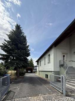 Zufahrt zum Doppelcarport - Einfamilienhaus in 06844 Dessau-Roßlau mit 111m² kaufen