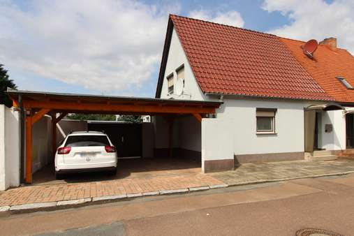 Seitenasicht Seitenasicht - Doppelhaushälfte in 06849 Dessau-Roßlau mit 84m² kaufen