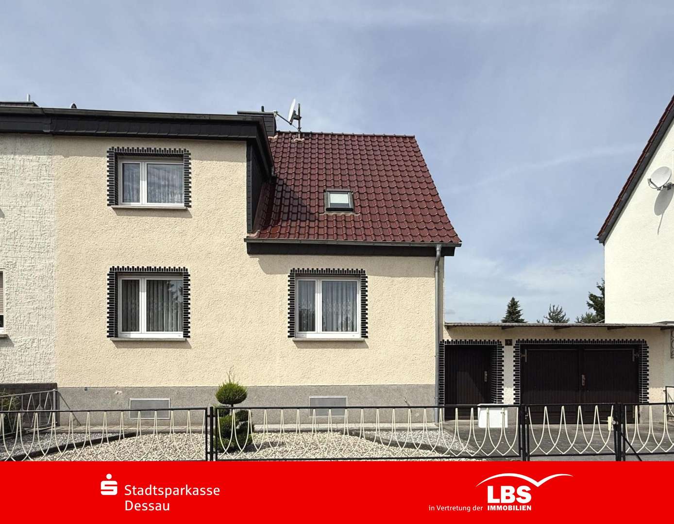 Straßenansicht - Doppelhaushälfte in 06846 Dessau-Roßlau mit 111m² kaufen