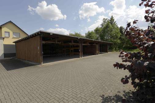 große Carportanlage - Zweifamilienhaus in 06846 Dessau-Roßlau mit 190m² kaufen