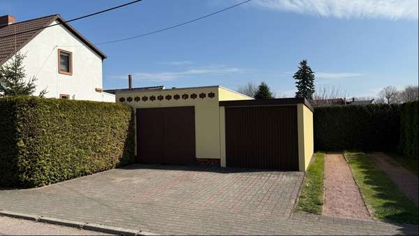 Foto-Garagen u. Stellplatz - Doppelhaushälfte in 06369 Glauzig mit 80m² kaufen
