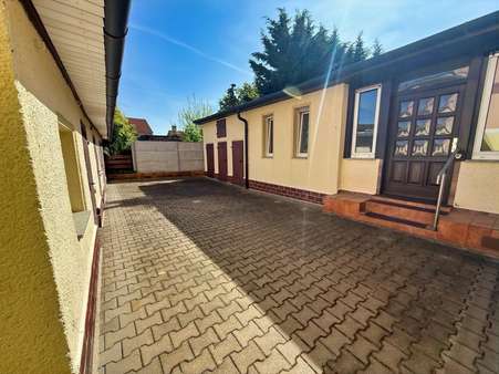 Innenhof Innenhof - Doppelhaushälfte in 06803 Bitterfeld-Wolfen mit 98m² kaufen