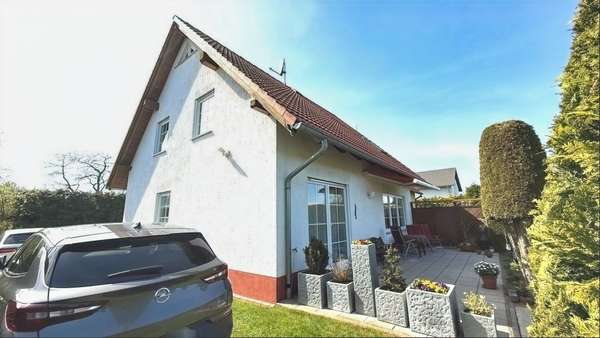 Foto-Seiten- u. Rückansicht - Zweifamilienhaus in 39261 Zerbst mit 135m² kaufen