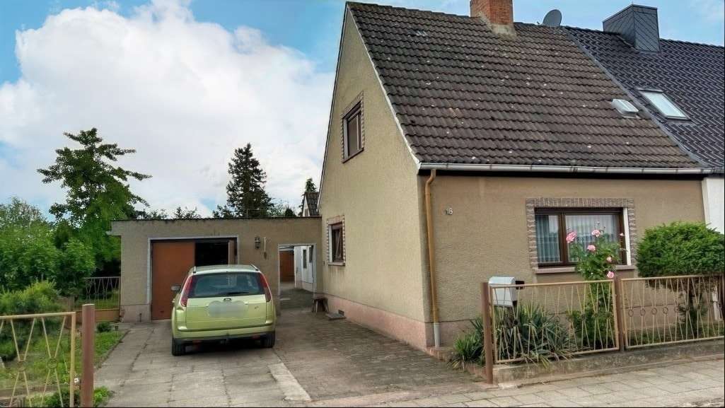 Foto-Vorderansicht Foto-Vorderansicht - Zweifamilienhaus in 06385 Aken mit 75m² kaufen