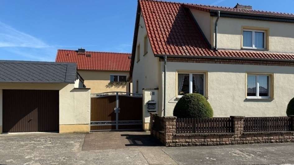 Foto-Vorderansicht Foto-Vorderansicht - Doppelhaushälfte in 06388 Edderitz mit 95m² kaufen