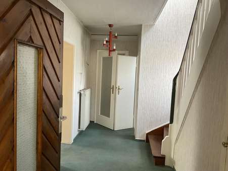 Flur im Erdgeschoss - Einfamilienhaus in 06749 Bitterfeld-Wolfen mit 140m² kaufen