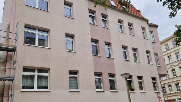 Hausansicht - Etagenwohnung in 06110 Halle mit 91m² kaufen