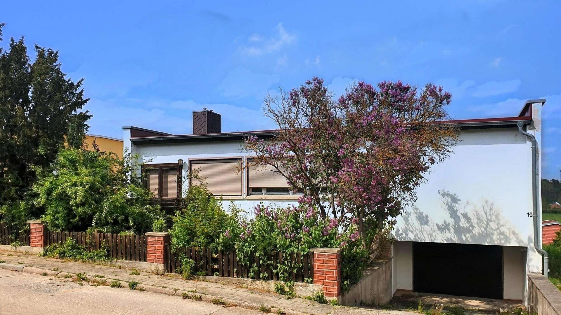 Vorderansicht Vorderansicht - Einfamilienhaus in 06642 Nebra mit 106m² kaufen