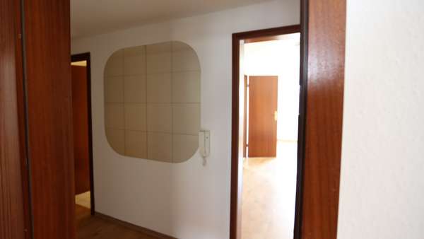Flur - Dachgeschosswohnung in 06114 Halle mit 59m² kaufen
