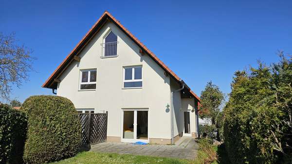 Linke Haushälfte - Einfamilienhaus in 06179 Teutschenthal mit 220m² kaufen