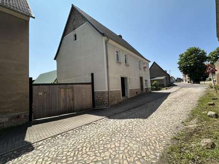 Straßenansicht - Einfamilienhaus in 06268 Langeneichstädt mit 170m² kaufen
