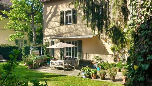 Großzügige Sonnenterrasse - Mehrfamilienhaus in 99423 Weimar mit 389m² kaufen