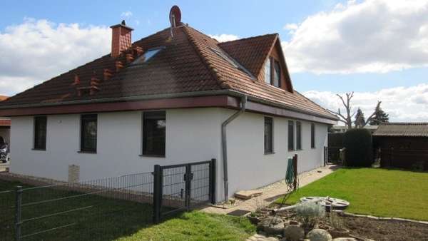 Hausansicht vom Garten - Bungalow in 06188 Landsberg mit 165m² kaufen