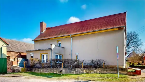 Bauernhaus mit Scheune ohne Provision