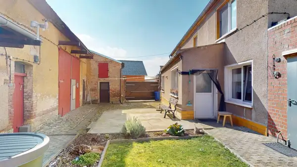 Bauernhaus mit Scheune ohne Provision