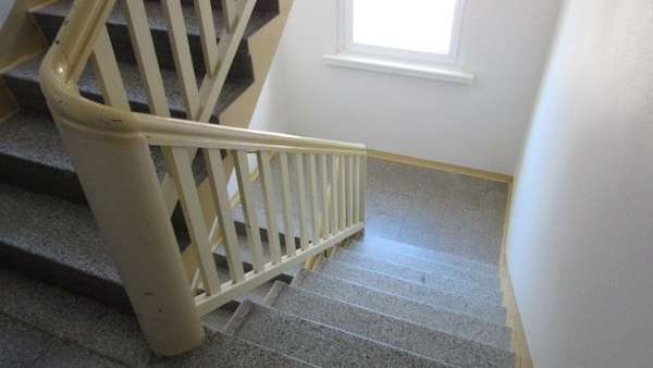 Treppenhaus - Etagenwohnung in 06108 Halle mit 84m² kaufen