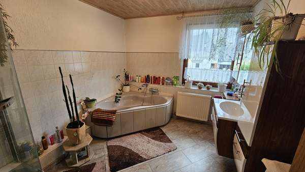 Bad - Maisonette-Wohnung in 06120 Halle mit 107m² kaufen