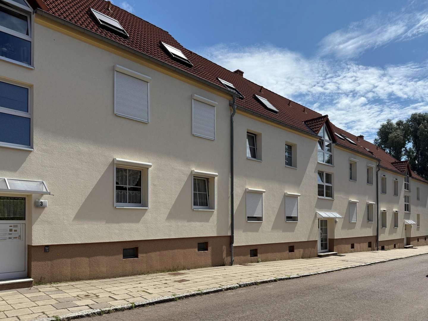 Außenansicht Feldwiese - Erdgeschosswohnung in 06130 Halle mit 60m² kaufen