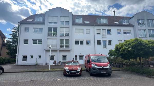 Hausansicht hinten - Etagenwohnung in 06118 Halle mit 59m² als Kapitalanlage kaufen