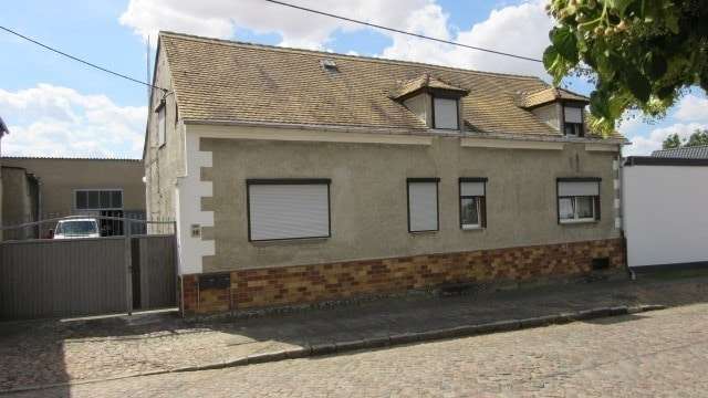 Hausansicht - Zweifamilienhaus in 06188 Landsberg mit 211m² kaufen