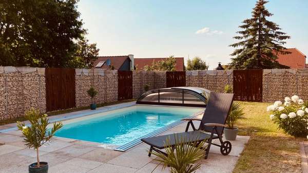 überdachter Swimmingpool - Einfamilienhaus in 06485 Quedlinburg mit 150m² kaufen