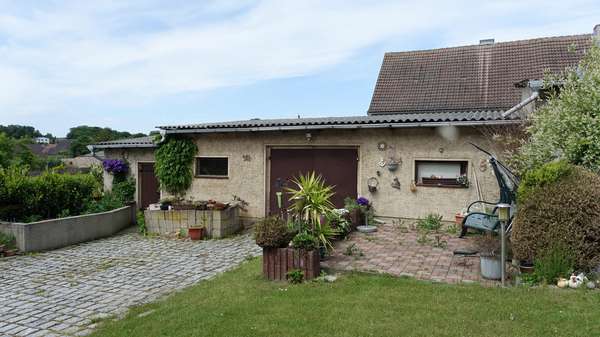 Garage 1 - Zweifamilienhaus in 06268 Querfurt mit 220m² kaufen
