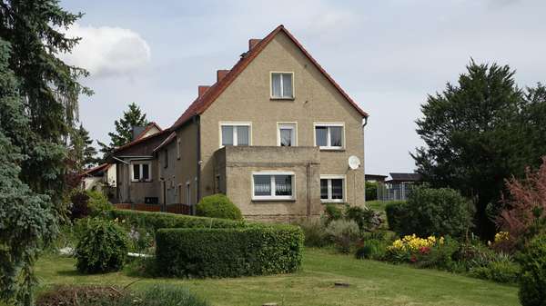 Gartenansicht - Zweifamilienhaus in 06268 Querfurt mit 220m² kaufen