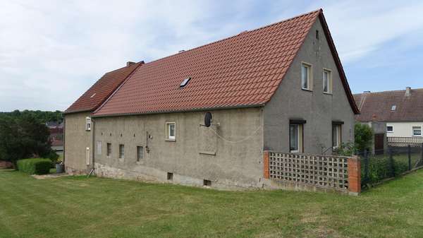 Straßenansicht - Zweifamilienhaus in 06268 Querfurt mit 220m² kaufen
