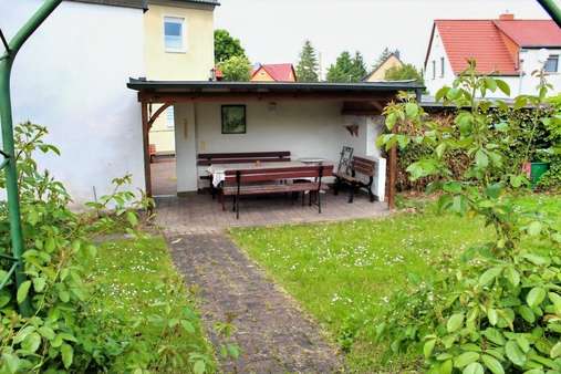 überdachte Sitzecke überdachte Sitzecke - Zweifamilienhaus in 06217 Merseburg mit 203m² kaufen