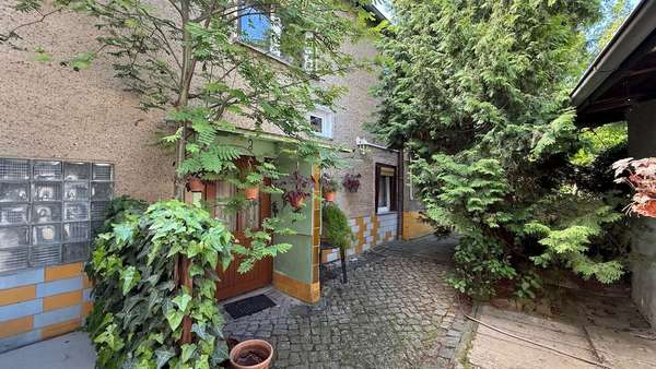 Zugang zum Obertgeschoss - Zweifamilienhaus in 06193 Petersberg mit 246m² kaufen