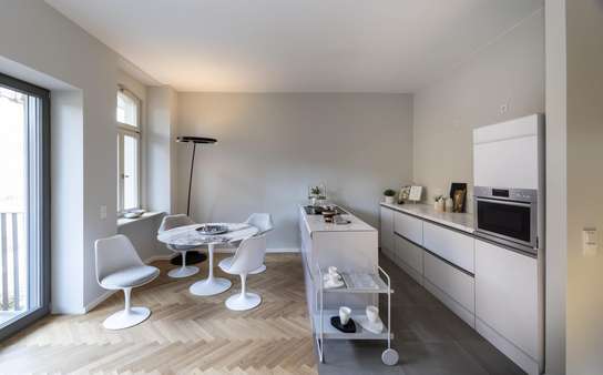 Essbereich mit Beispielküche Essbereich mit Beispielküche - Dachgeschosswohnung in 06108 Halle mit 142m² kaufen