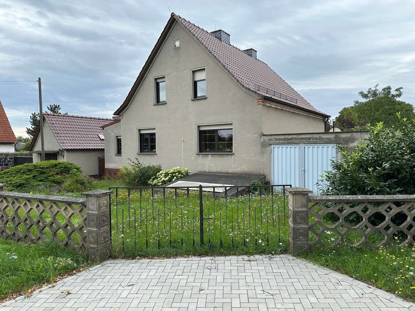 Wohnhaus - Straßenansicht - Einfamilienhaus in 06268 Obhausen mit 140m² kaufen