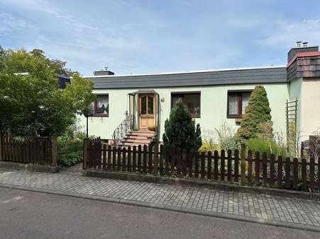 Bungalow - Straßenansicht - Bungalow in 06217 Merseburg mit 115m² kaufen