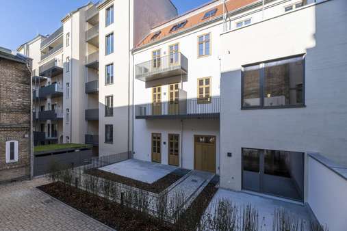 Hofseite Hofseite - Erdgeschosswohnung in 06108 Halle mit 65m² kaufen